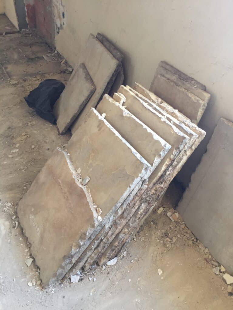 Chapeau-rouge bars gris de montpellier