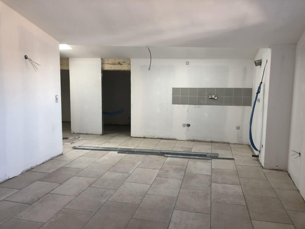 Chapeau-rouge revêtement de sol