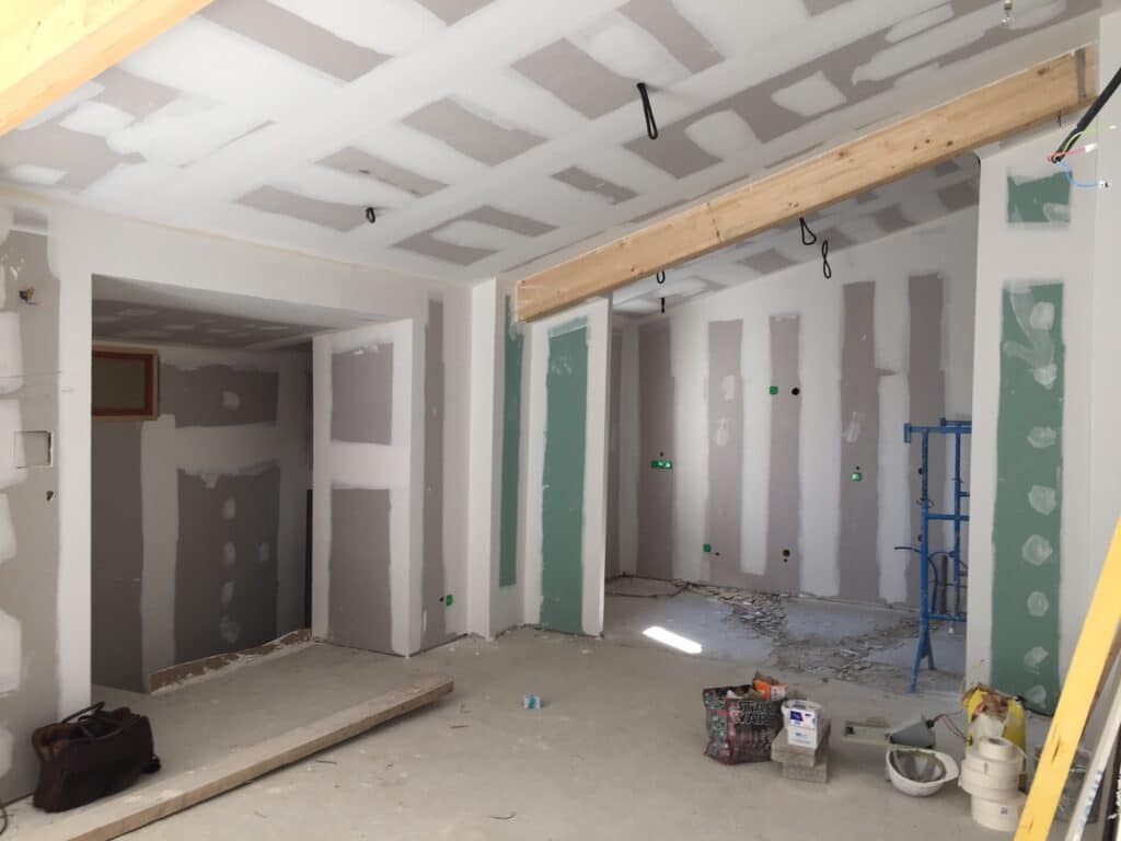 Mas de l'huile parements placoplâtre